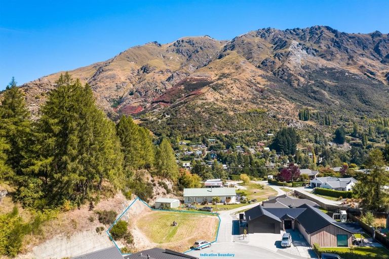 Photo of property in 12 Larchmont Close, Arthurs Point, Queenstown, 9371