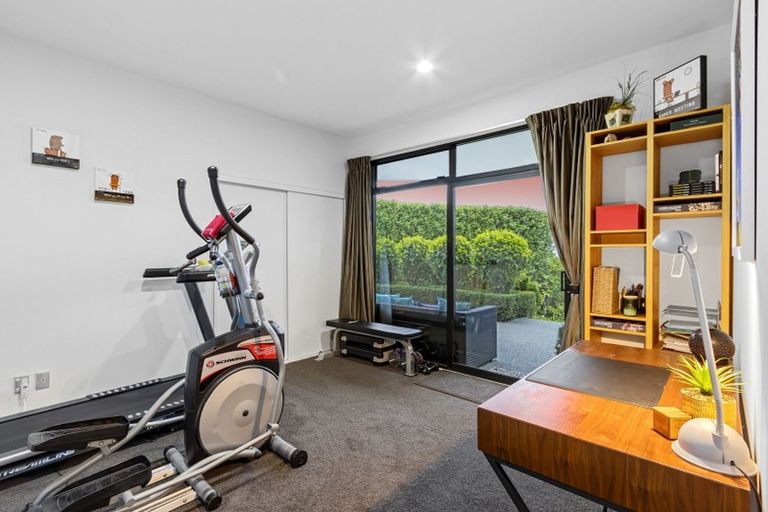 Photo of property in 18 Harry Ell Drive, Cashmere, Christchurch, 8022