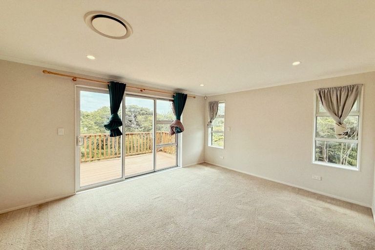 Photo of property in 13 Western Court, Sunnyvale, Auckland, 0612