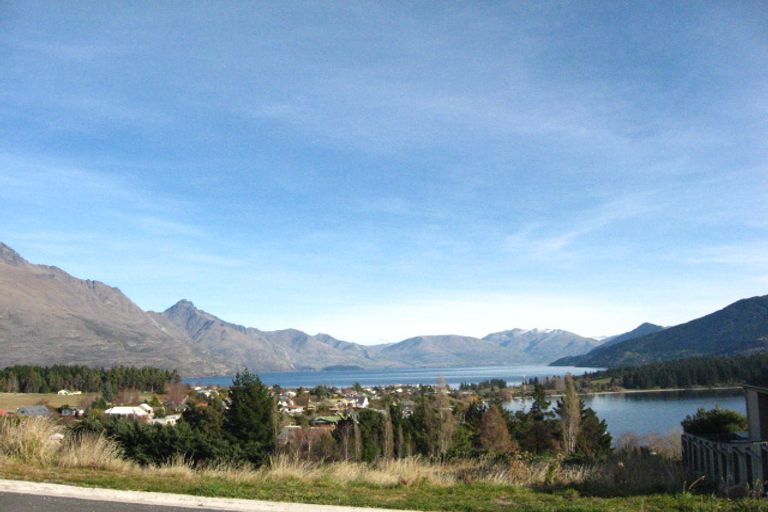 Photo of property in 12/10 Garland Terrace, Kelvin Heights, Queenstown, 9300