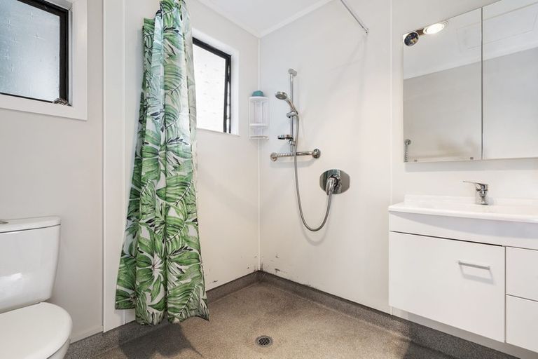 Photo of property in 99 Doves Bay Road, Kerikeri, 0294