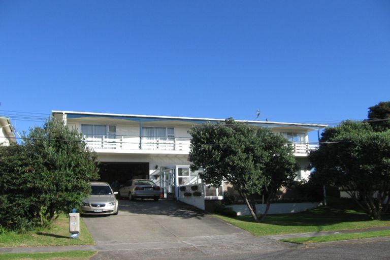 Photo of property in 6 Hughes Street, Waikanae Beach, Waikanae, 5036