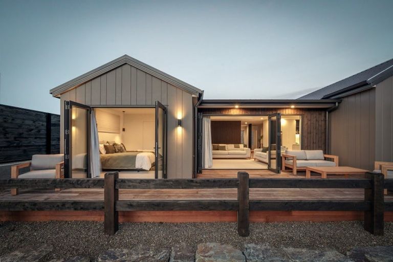 Photo of property in 1 Kamana Rise, Wanaka, 9382