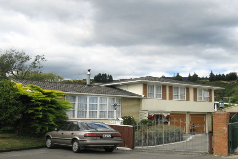 Photo of property in 5 Cederholm Grove, Brown Owl, Upper Hutt, 5018