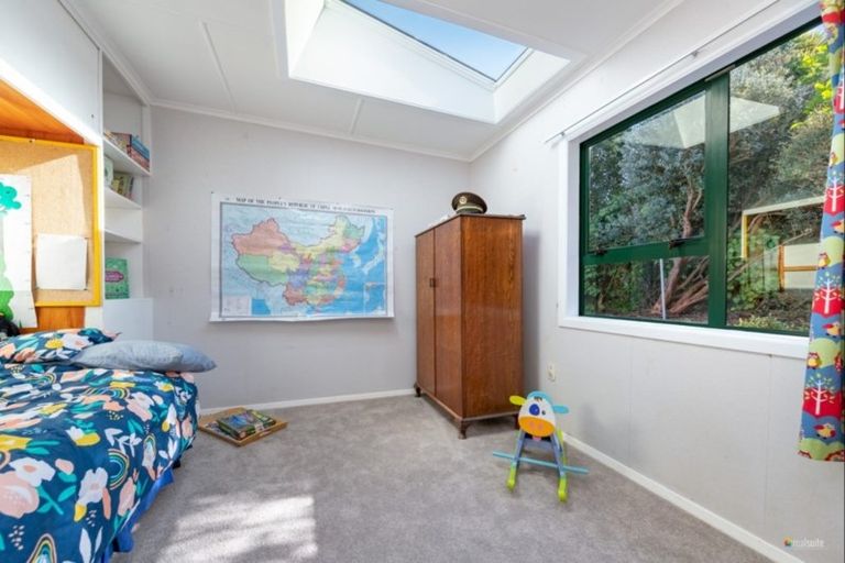 Photo of property in 128 Motuhara Road, Plimmerton, Porirua, 5026
