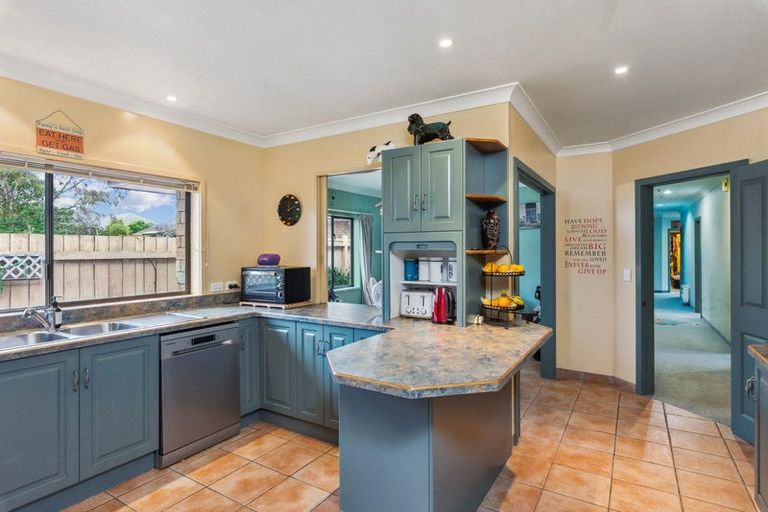 Photo of property in 94 Kapanui Road, Waikanae, 5036