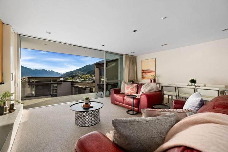 Photo of property in The Beeches Apartments, 9/60 Hallenstein Street, Queenstown, 9300