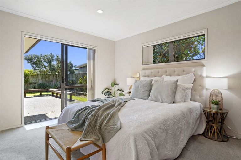 Photo of property in 8 Emma Place, Papamoa Beach, Papamoa, 3118