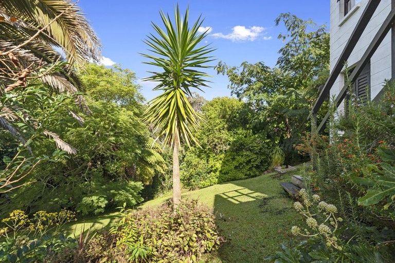 Photo of property in 1/6 Bronwyn Place, Torbay, Auckland, 0630