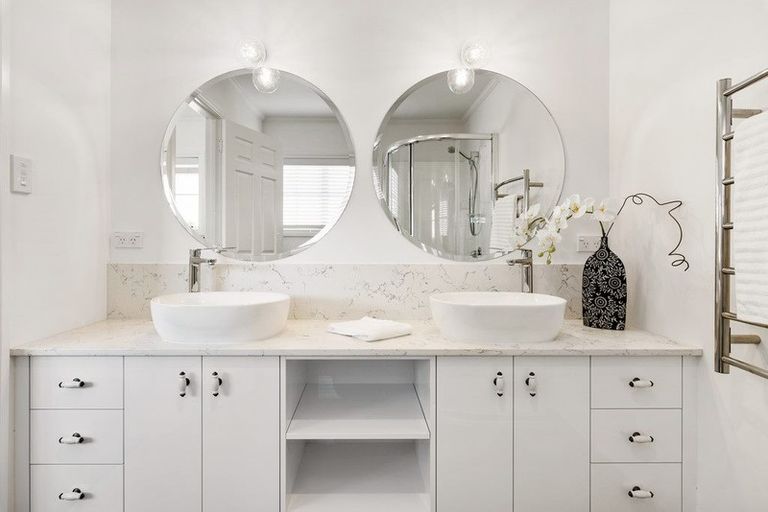 Photo of property in 2/12 Bannings Way, Hobsonville, Auckland, 0618