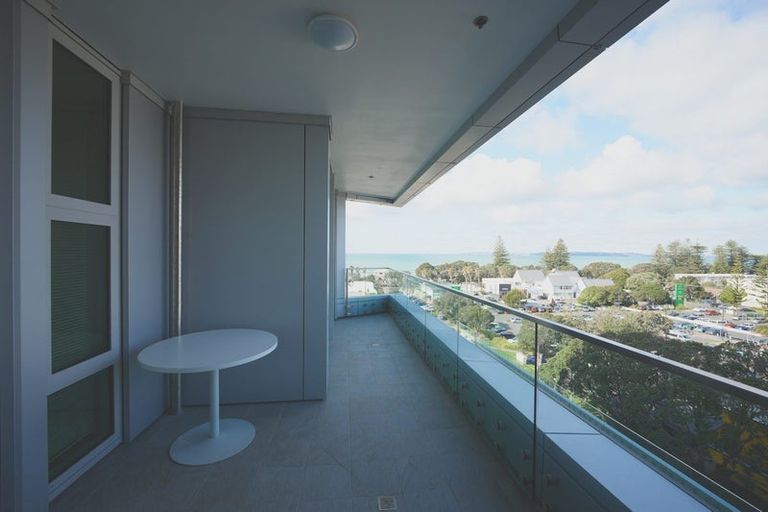 Photo of property in 617/11 Tamariki Avenue, Kelston, Auckland, 0602