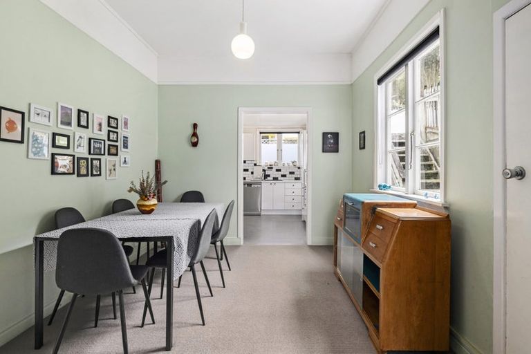 Photo of property in 3-5 Knoll Street, Island Bay, Wellington, 6023
