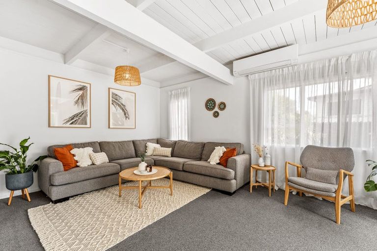 Photo of property in 122 Stanmore Bay Road, Stanmore Bay, Whangaparaoa, 0932