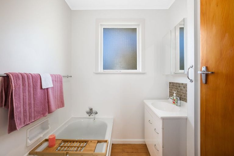 Photo of property in 7 Kapekape Place, Pukerua Bay, 5026