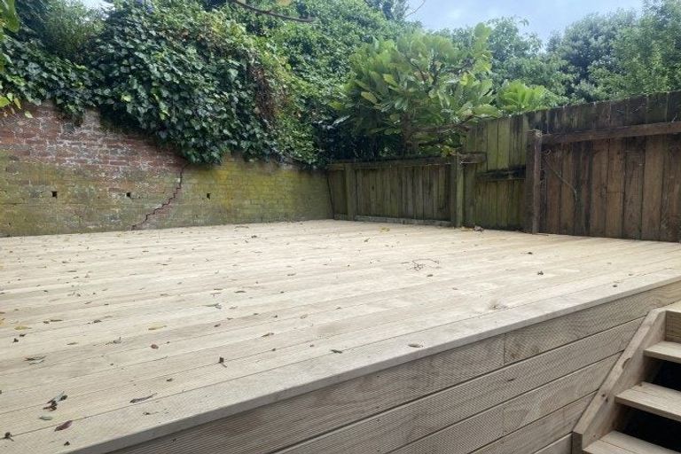 Photo of property in 140 Elizabeth Street, Mount Victoria, Wellington, 6011