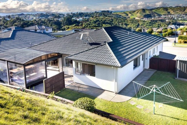 Photo of property in 50 Aotea Drive, Aotea, Porirua, 5024