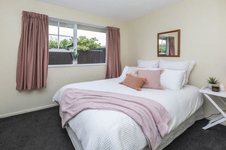 Photo of property in 1/5a Regency Crescent, Redwood, Christchurch, 8051
