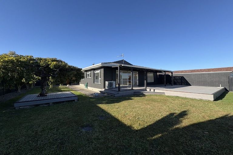 Photo of property in 21 Meadowbrook Drive, Cloverlea, Palmerston North, 4412