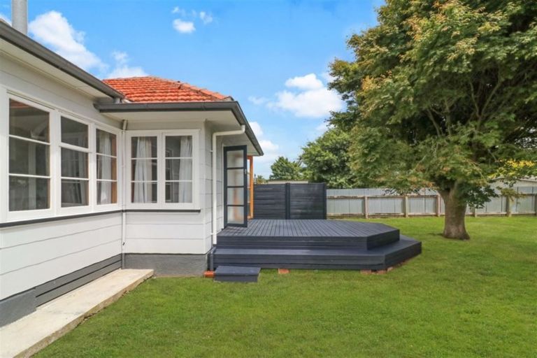 Photo of property in 10 Victor Street, Dannevirke, 4930