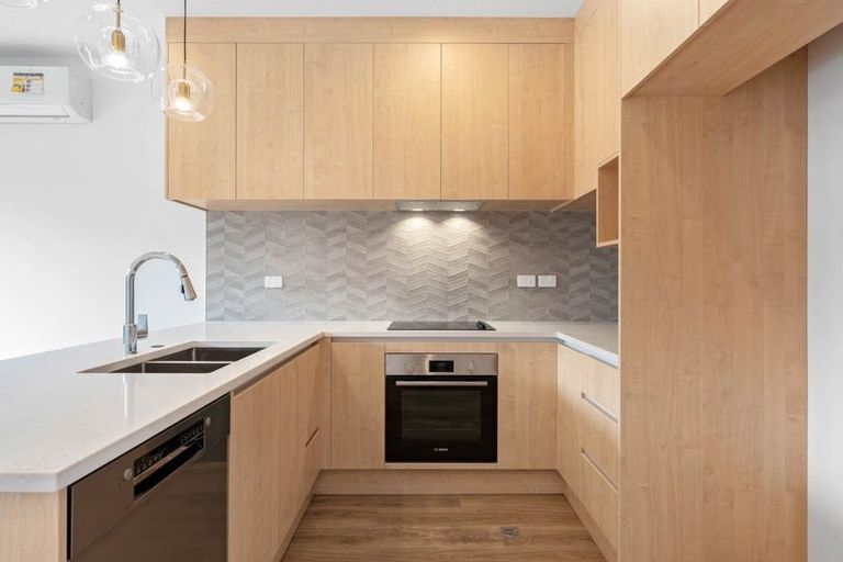 Photo of property in 5e Poto Street, Te Atatu South, Auckland, 0610