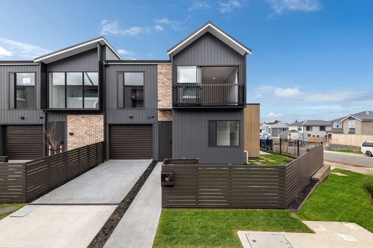 Photo of property in 92 Symes Drive, Red Beach, 0932