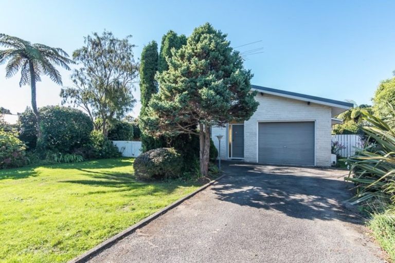 Photo of property in 211 Te Moana Road, Waikanae, 5036