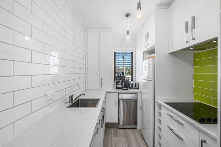 Photo of property in 6/773 Beach Road, Browns Bay, Auckland, 0630