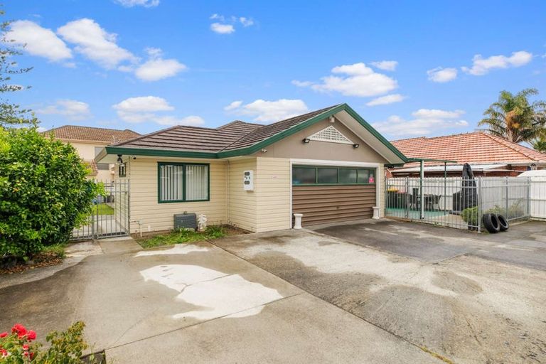 Photo of property in 49d Redoubt Road, Goodwood Heights, Auckland, 2105