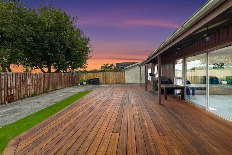 Photo of property in 112a Withells Road, Avonhead, Christchurch, 8042