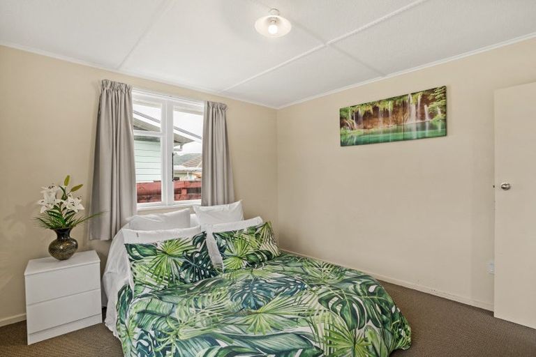 Photo of property in 1/5 Kowhai Street, Naenae, Lower Hutt, 5011