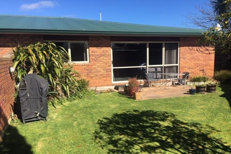 Photo of property in 11a Deloraine Street, Somerfield, Christchurch, 8024