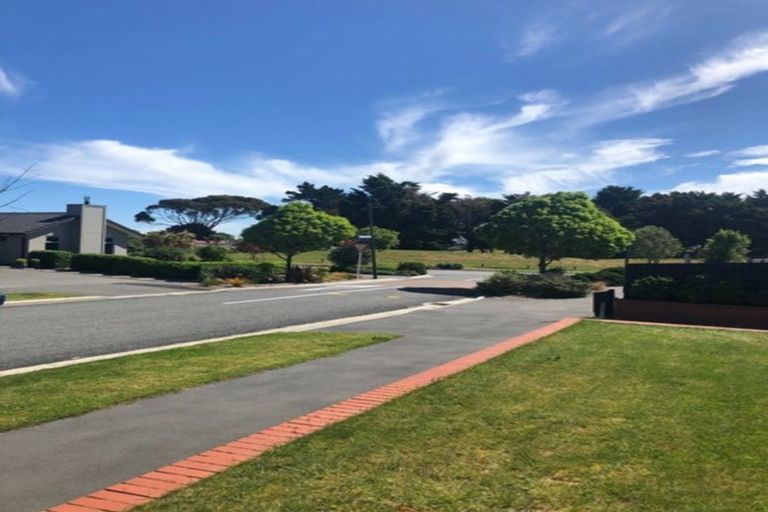 Photo of property in 3 Foresters Crescent, Parklands, Christchurch, 8083