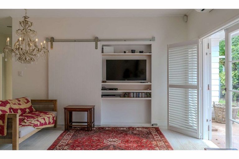 Photo of property in 37 Riverview Road, Kerikeri, 0230