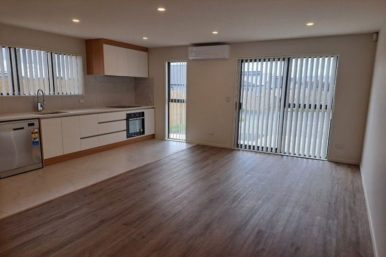 Photo of property in 20 Rorotu Avenue, Karaka, Papakura, 2113