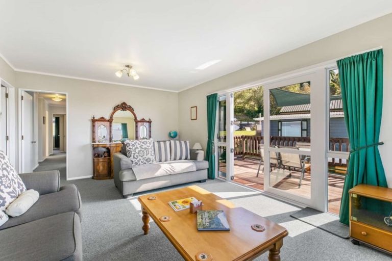 Photo of property in 5 Herald Way, Welcome Bay, Tauranga, 3112