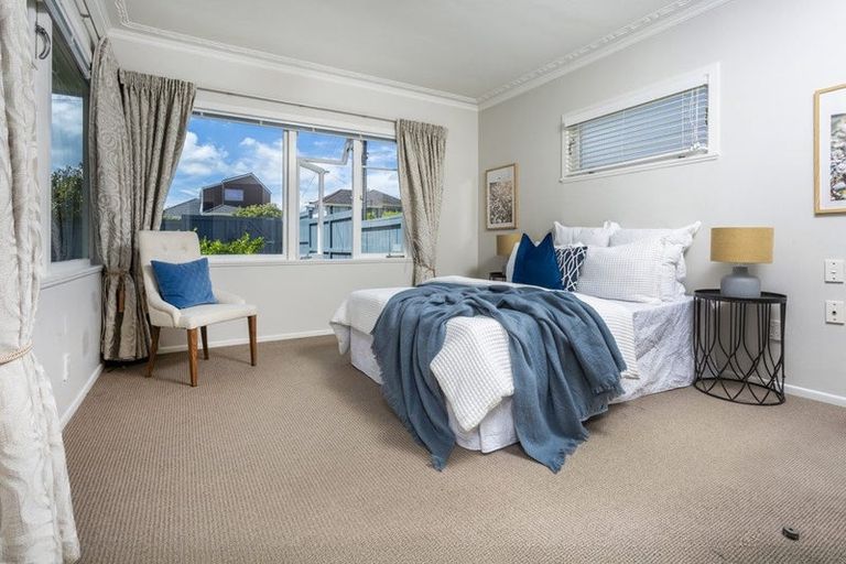 Photo of property in 1/73 Ocean View Road, Hillcrest, Auckland, 0627