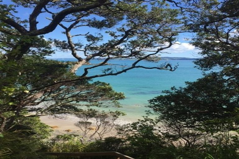 Photo of property in 65 Howard Road, Orere Point, Papakura, 2585