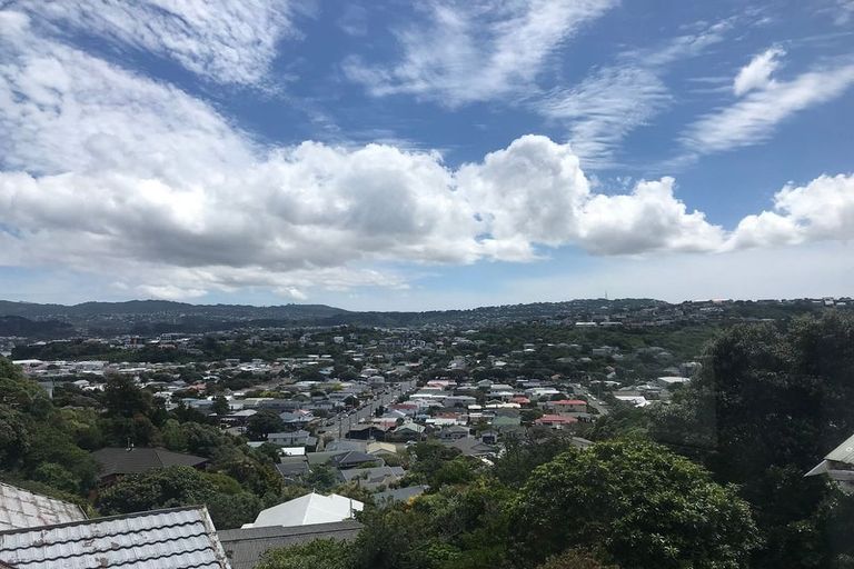 Photo of property in 175 Seatoun Heights Road, Seatoun, Wellington, 6022