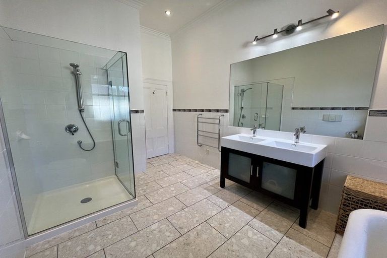 Photo of property in 1 Mozeley Avenue, Devonport, Auckland, 0624