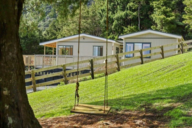 Photo of property in 954 Matakana Valley Road, Whangaripo, Wellsford, 0972
