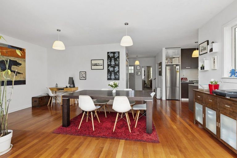 Photo of property in 8 Hargreaves Street, Mount Cook, Wellington, 6021