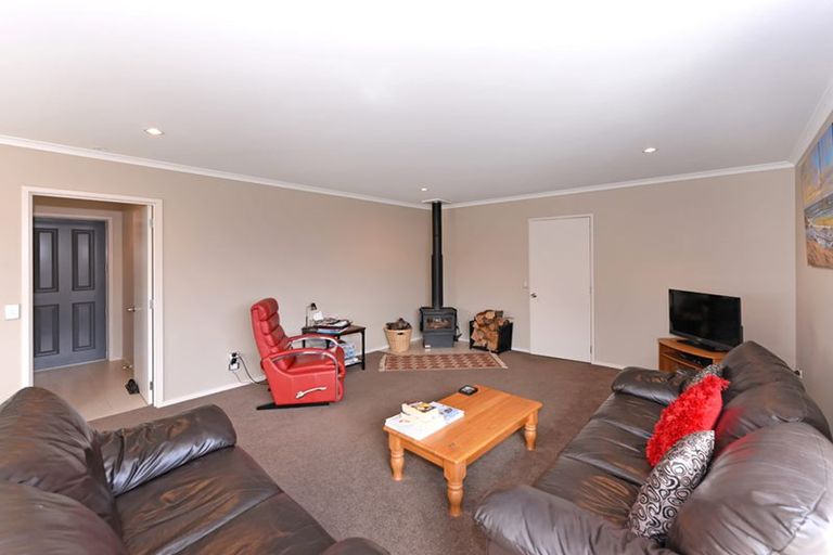 Photo of property in 5 Ruataniwha Drive, Collingwood, 7073
