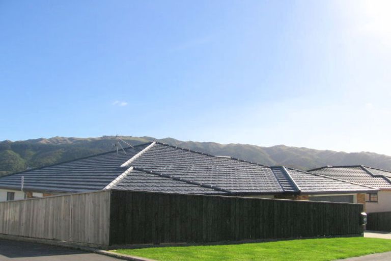 Photo of property in 120 Woodman Drive, Tawa, Wellington, 5028