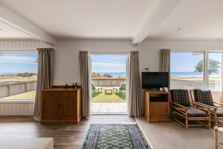 Photo of property in 69 Marine Parade, Mount Maunganui, 3116