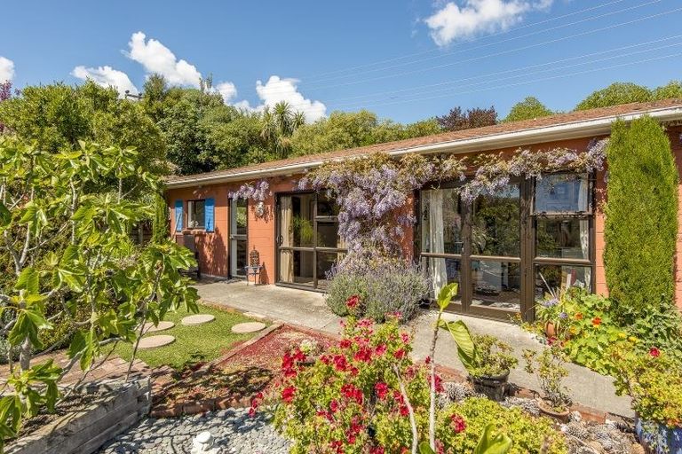 Photo of property in 73 Bayview Road, Charteris Bay, Lyttelton, 8971