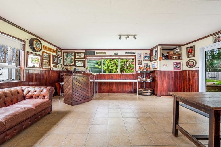 Photo of property in 318 Inland Road, Helensville, 0875