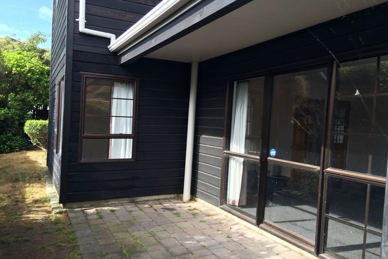 Photo of property in 6 Ellwood Place, Churton Park, Wellington, 6037