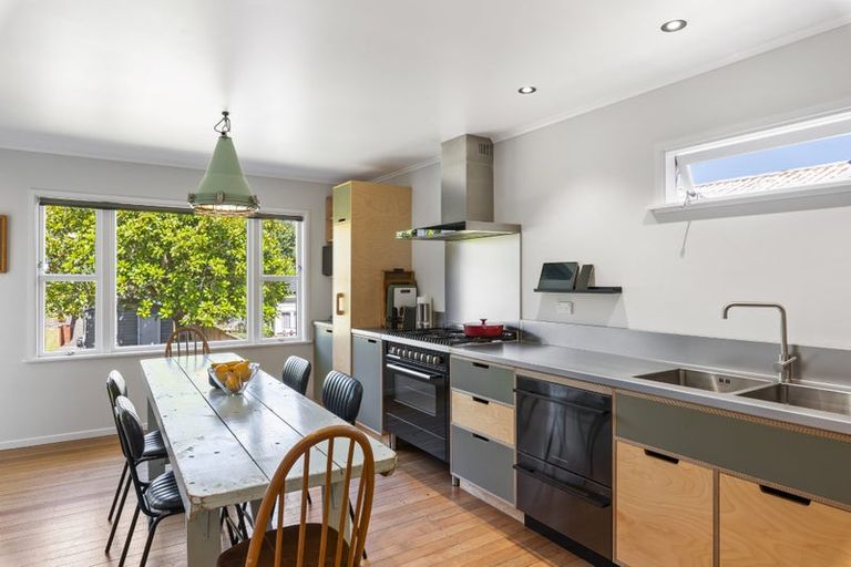 Photo of property in 25 Glen Road, Raumati South, Paraparaumu, 5032