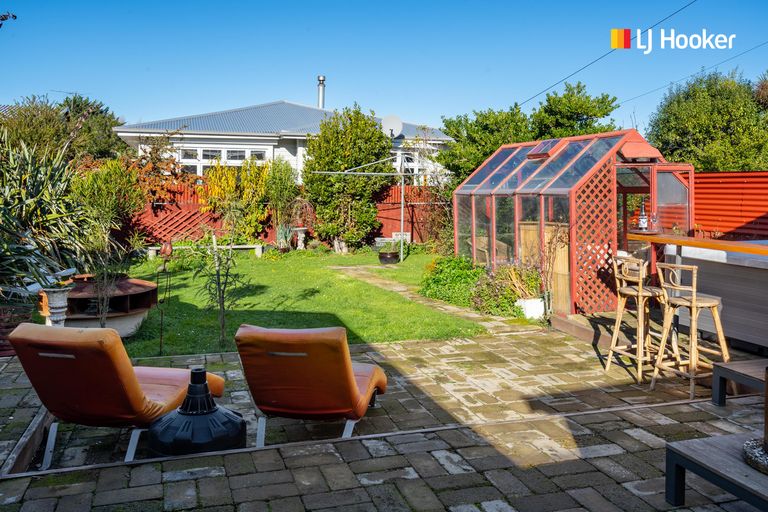 Photo of property in 27 Melbourne Street, South Dunedin, Dunedin, 9012