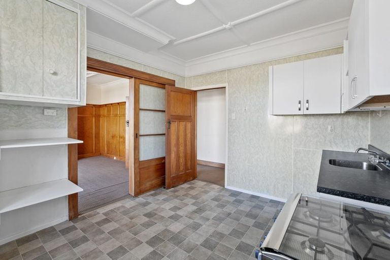 Photo of property in 14 Mangorei Road, Strandon, New Plymouth, 4312